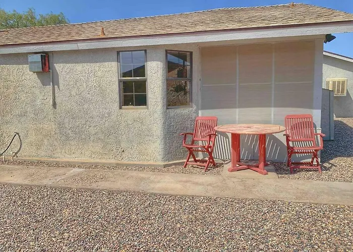 Desert Backdrop With Firepit Pets And Nature Access Holiday home Lake Havasu City