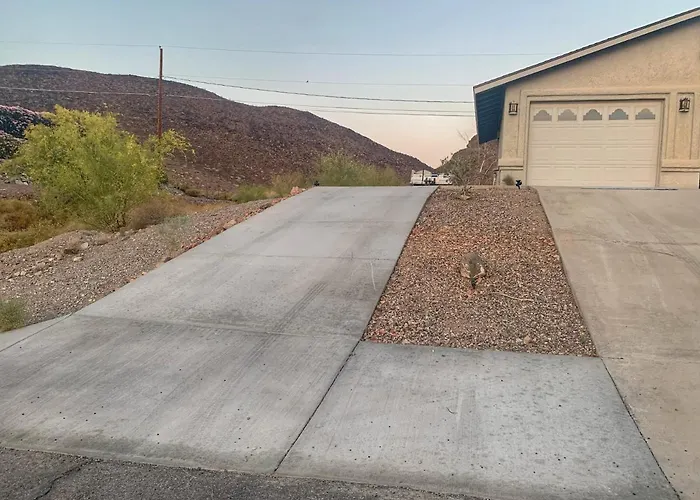 Holiday home Desert Backdrop With Firepit Pets And Nature Access *