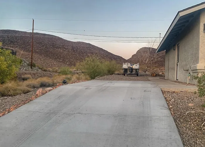 Holiday home Desert Backdrop With Firepit Pets And Nature Access *